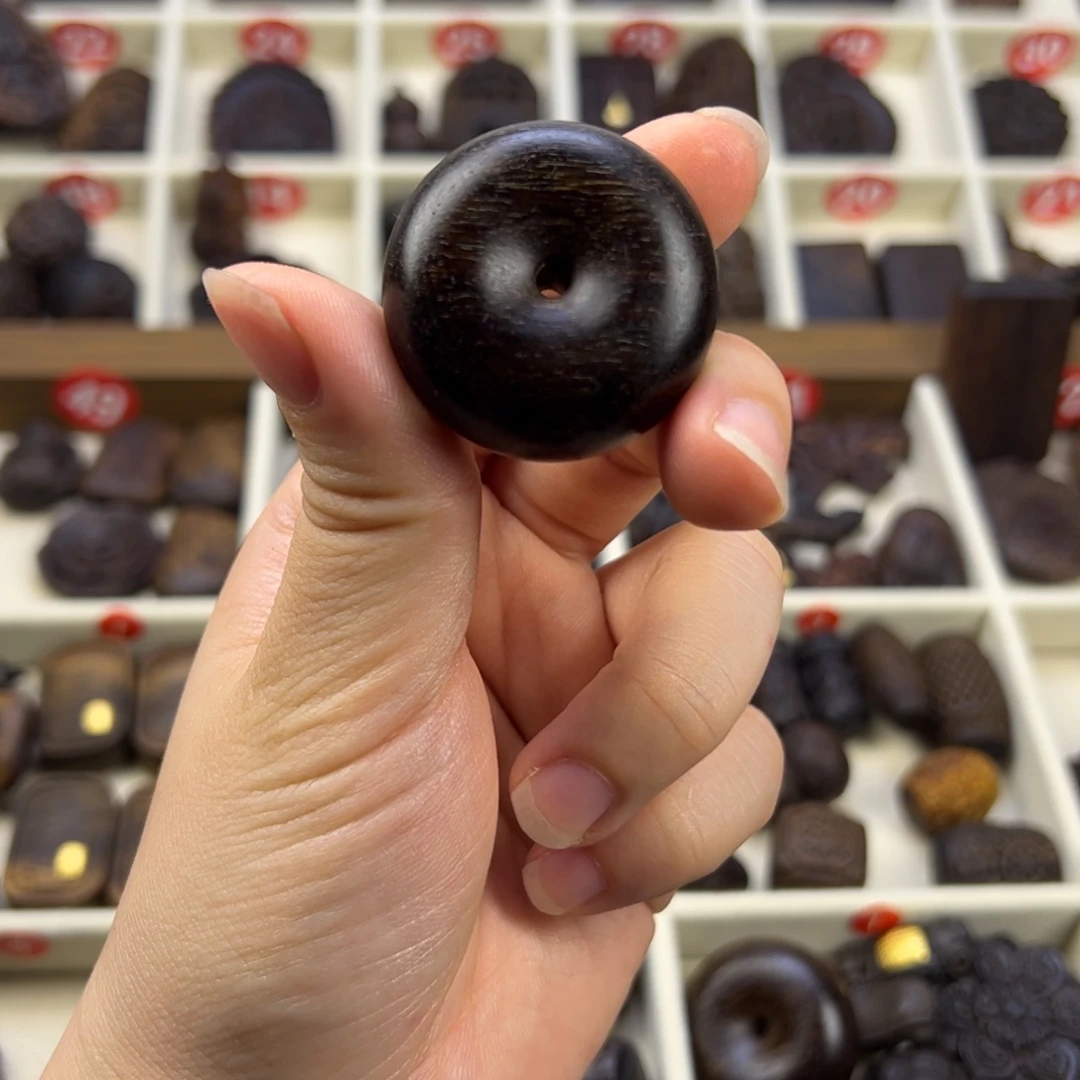 海南平安扣随行脖挂