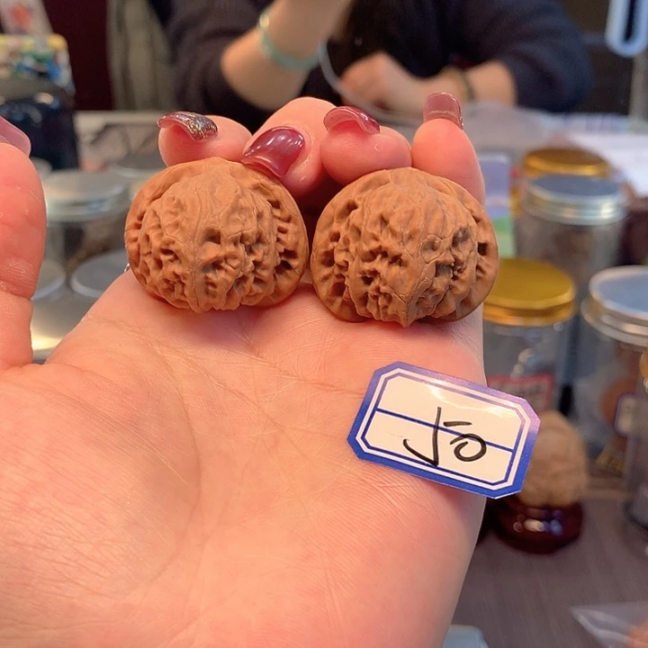 木质类桃心宫灯34尺寸