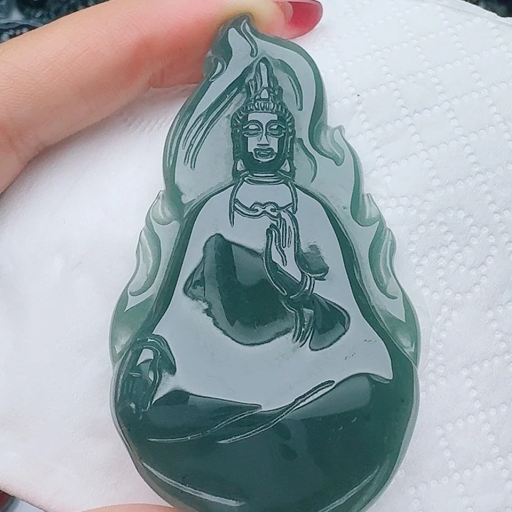 颈饰未镶嵌翡翠天然的A货翡翠多样性发其一