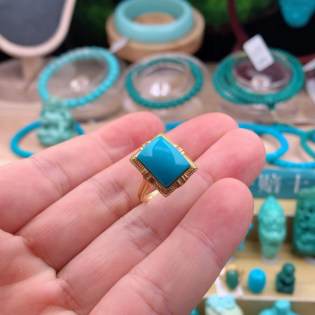 绿松石颈饰18K金镶嵌