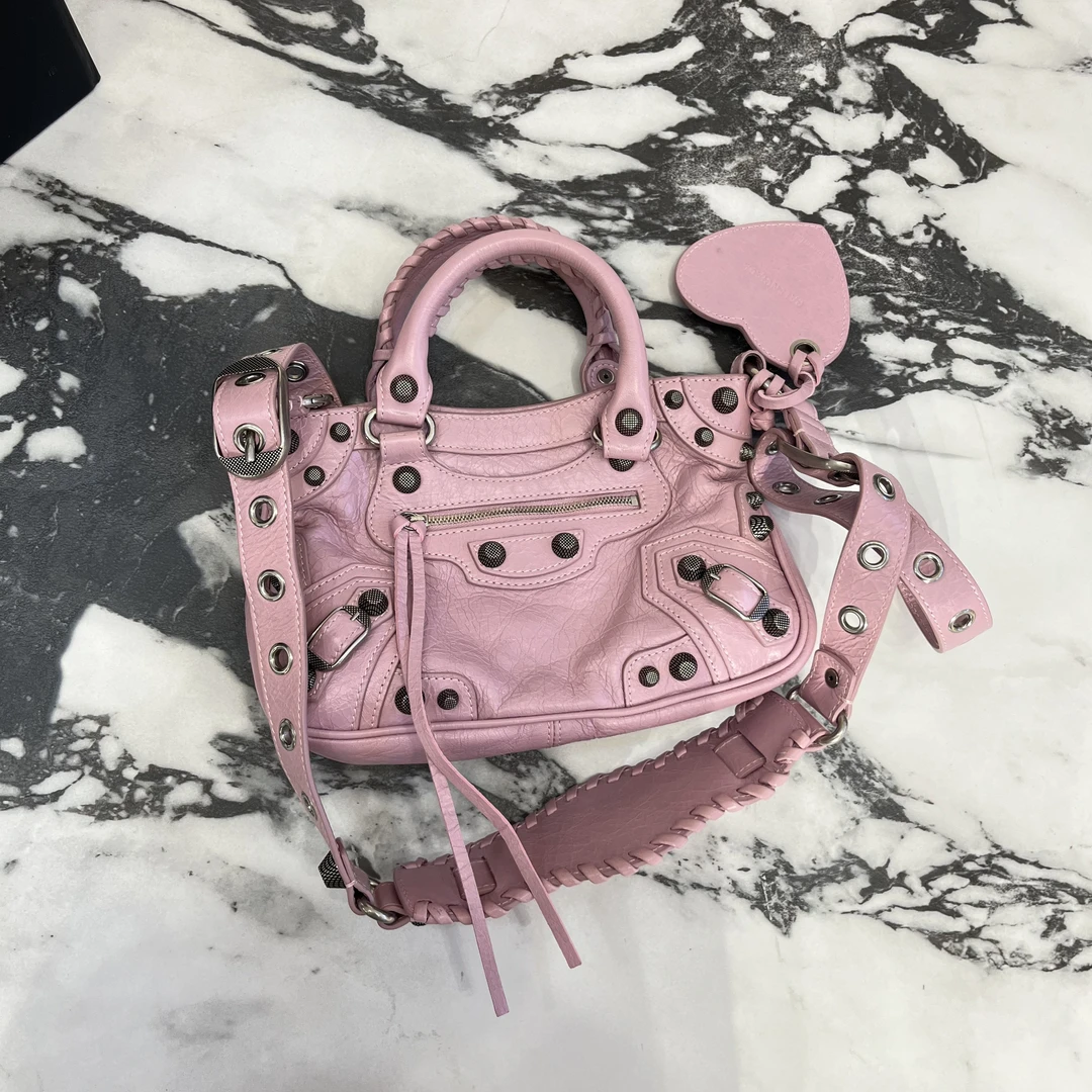 95新 Balenciaga/巴黎世家 粉色机车斜挎包B5