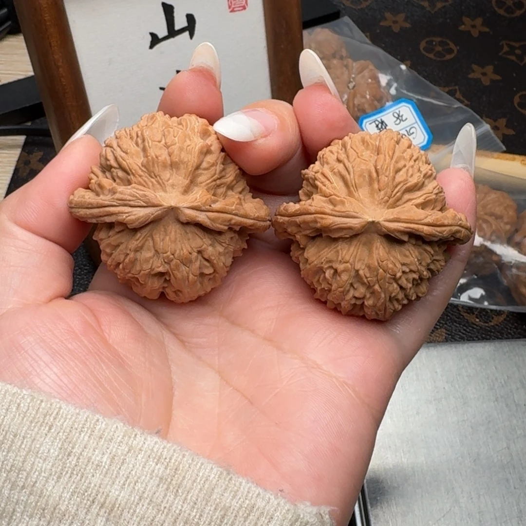文玩核桃把件44白G174