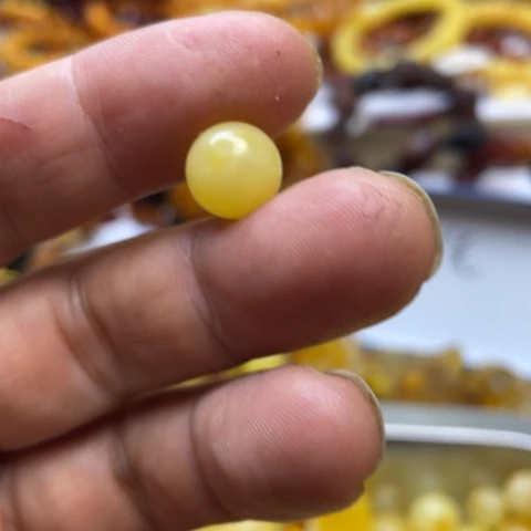 手串蜜蜡未镶嵌吊坠