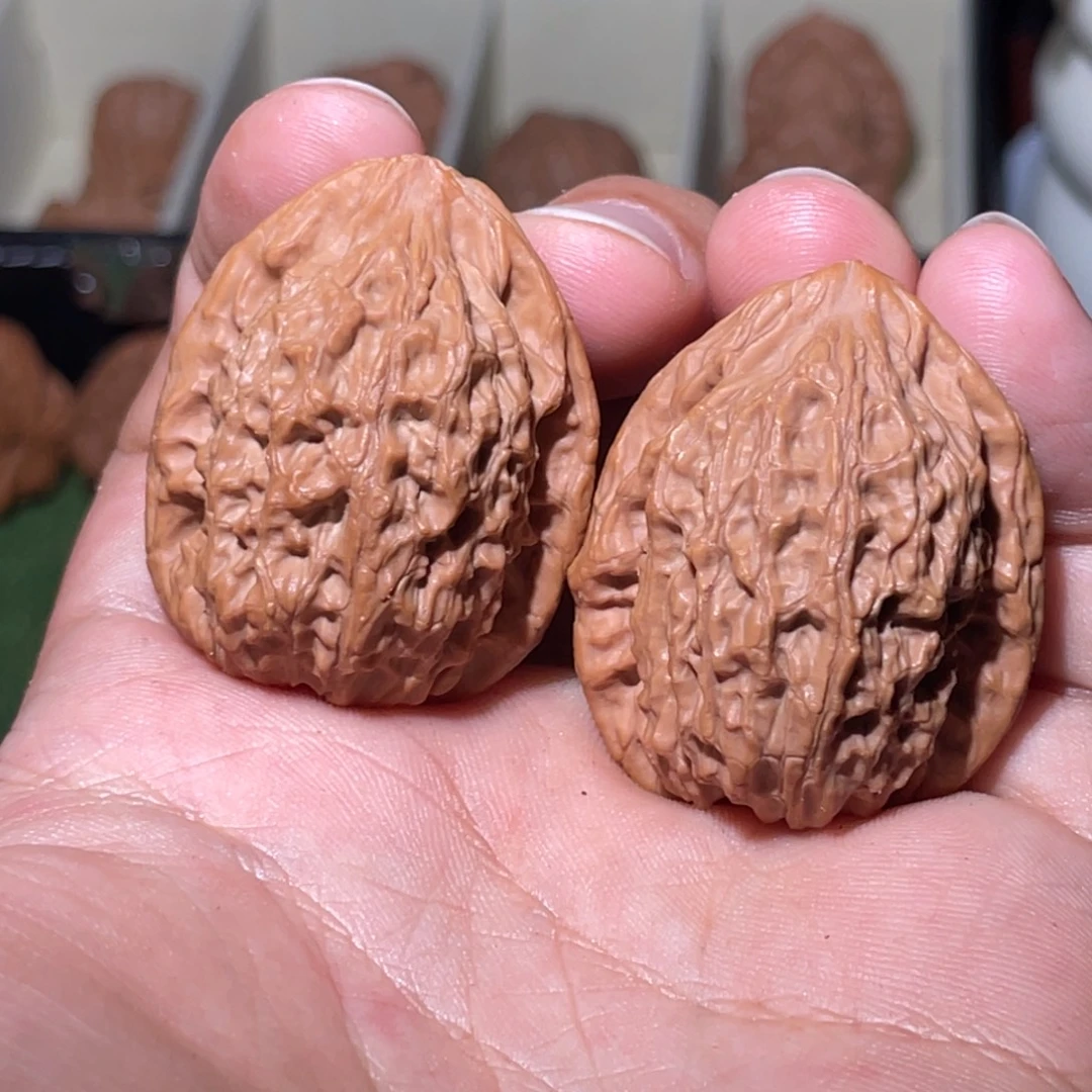 文玩核桃把件33野核鸡心