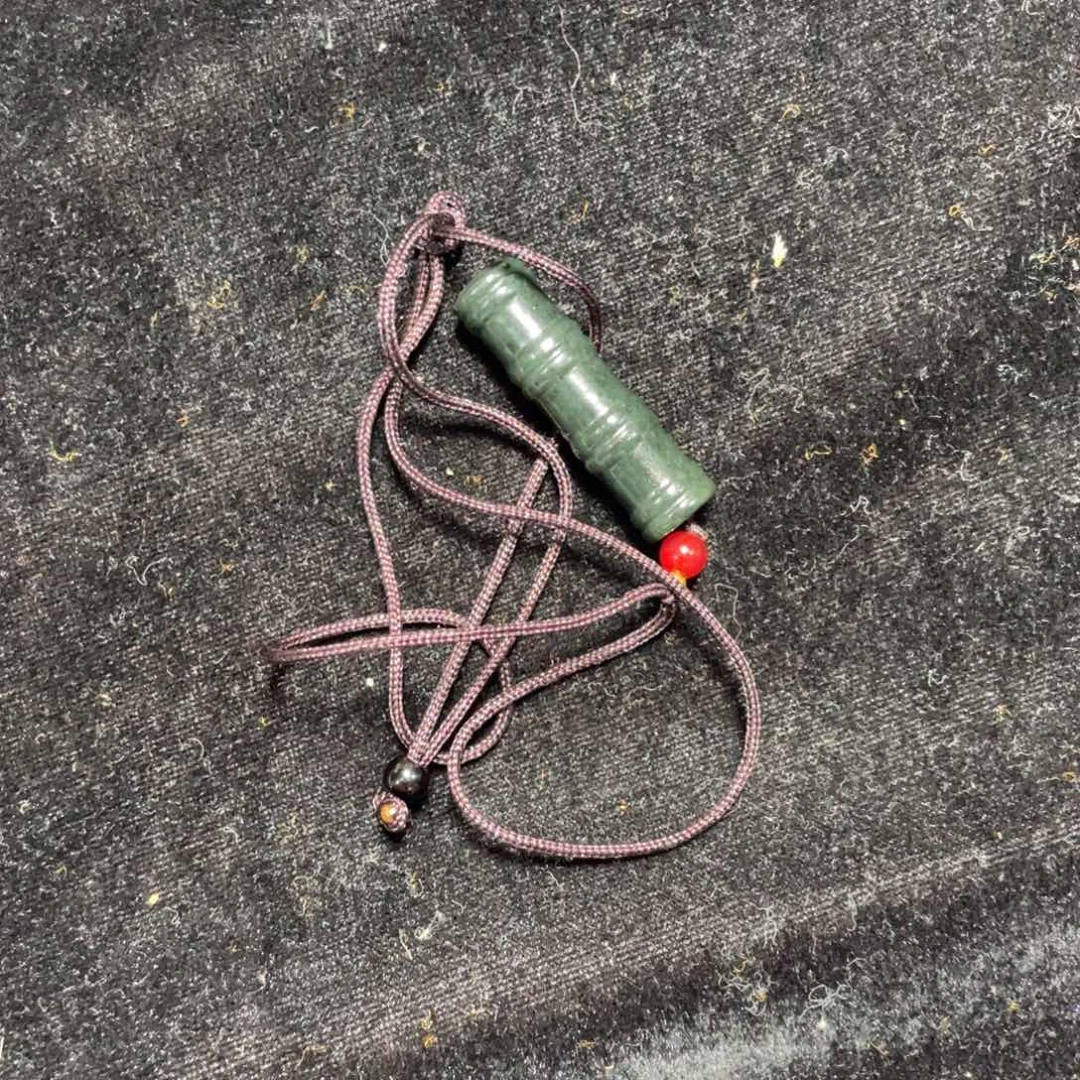 颈饰未镶嵌和田玉（糖玉）王*{