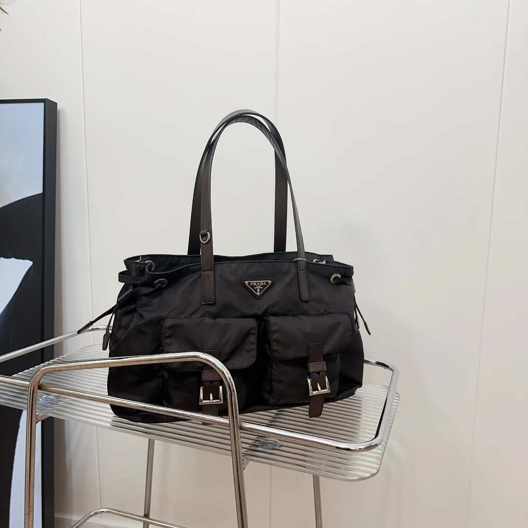 95新 Prada/普拉达 深咖双子星机车托特单肩包001