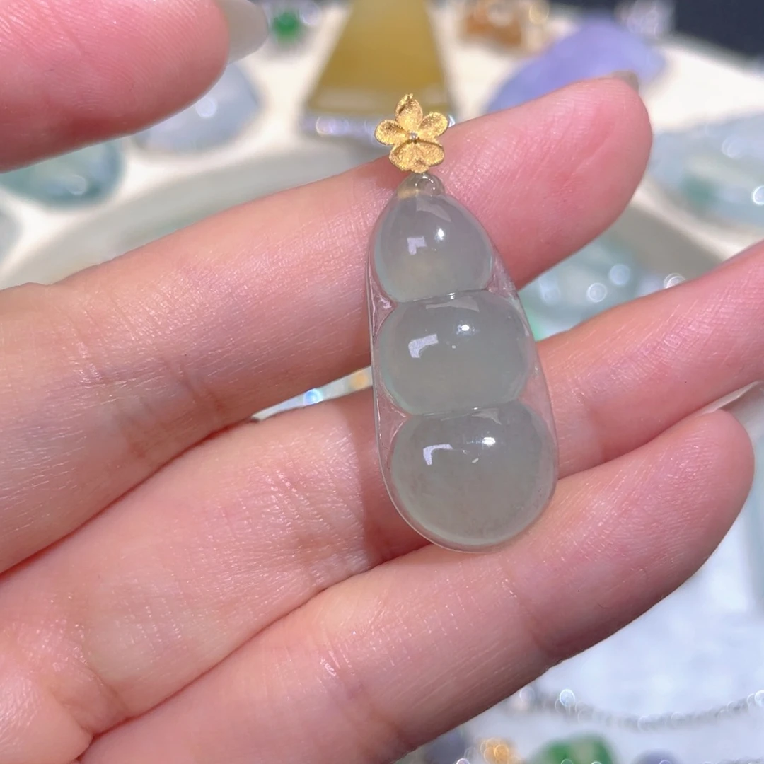 颈饰18K金镶嵌翡翠翡翠