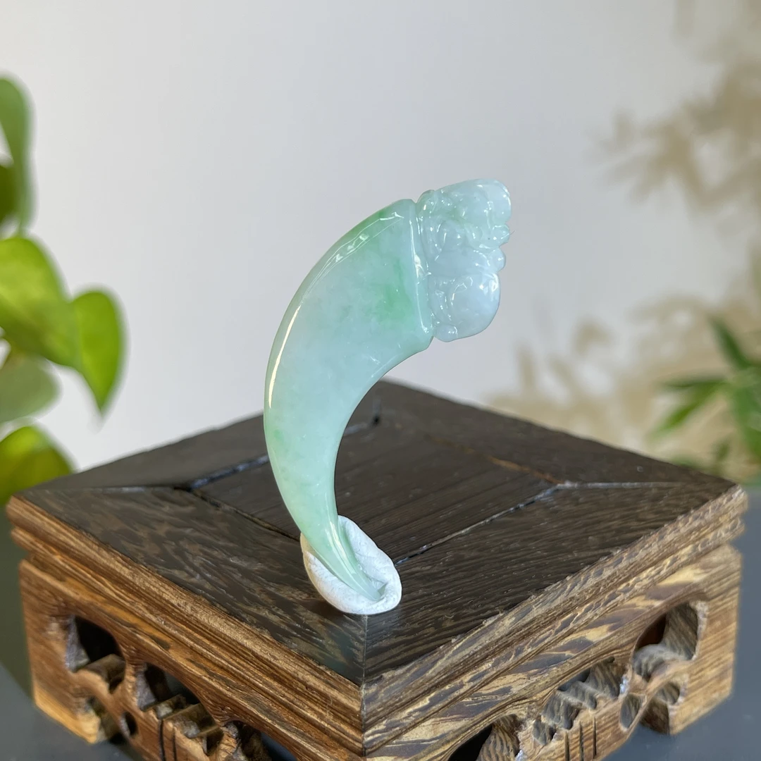 JTW14-38 天然缅甸A货翡翠  龙牙