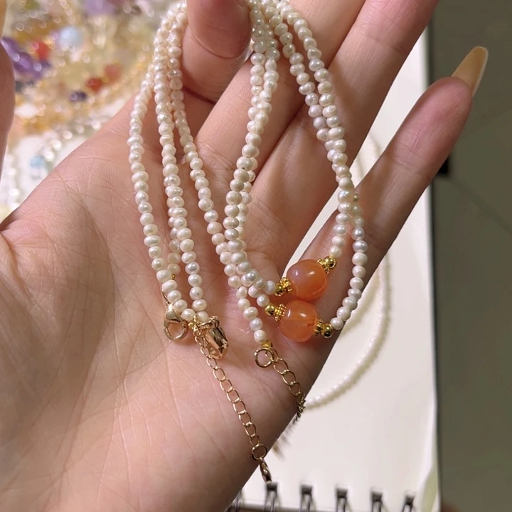 迟***·石英质玉合金颈饰