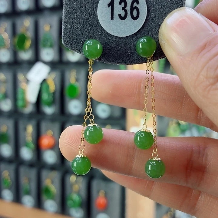 和田玉18K金镶嵌耳饰