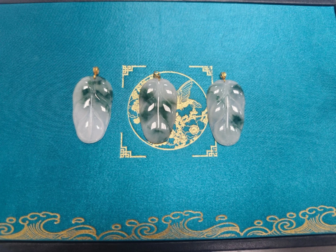 【大鹅推荐】信任盒天然翡翠叶子+18K金镶嵌@DDH82612/多样性发一件