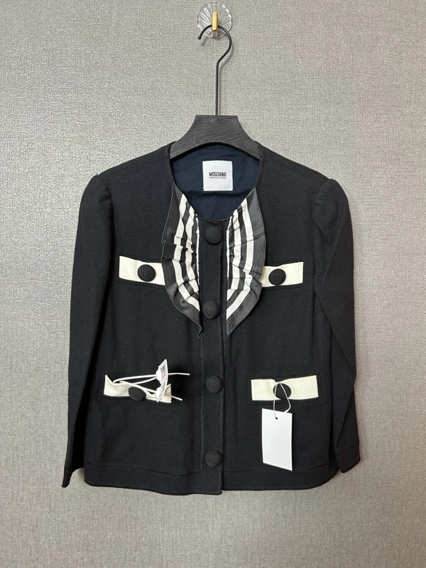 95新 Moschino/莫斯奇诺 莫斯奇诺黑色短款外套上衣95新
