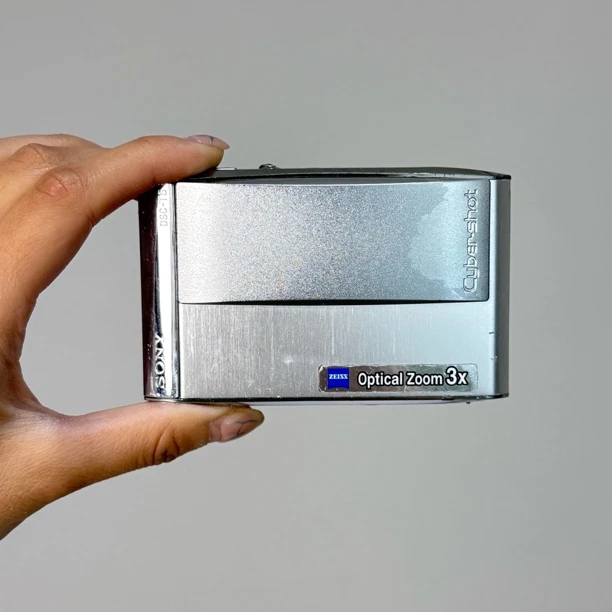 9新 Sony/索尼 T5 510万像素 3倍变焦 复古日系胶片氛围感 滑盖机