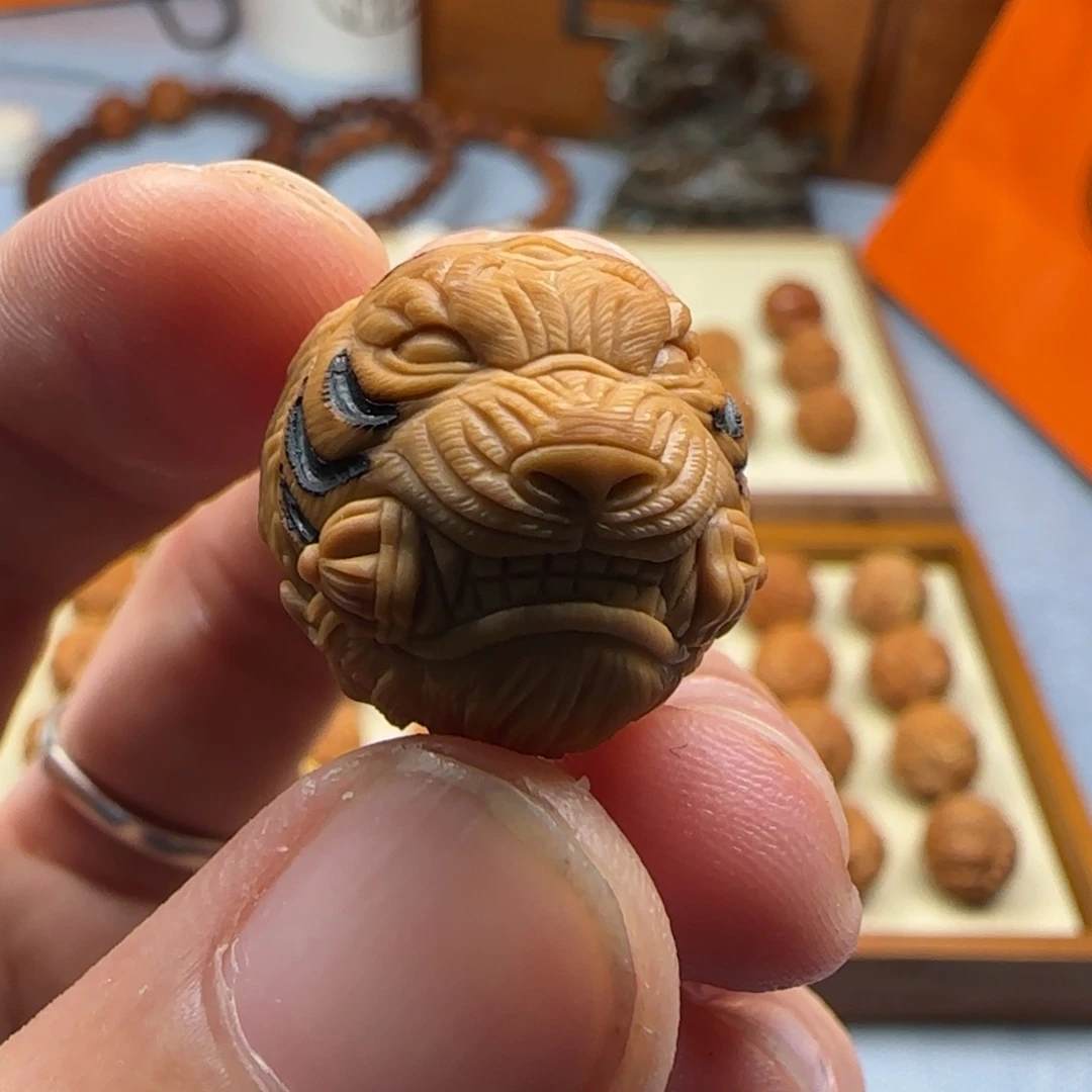 猴头核桃吊坠山君