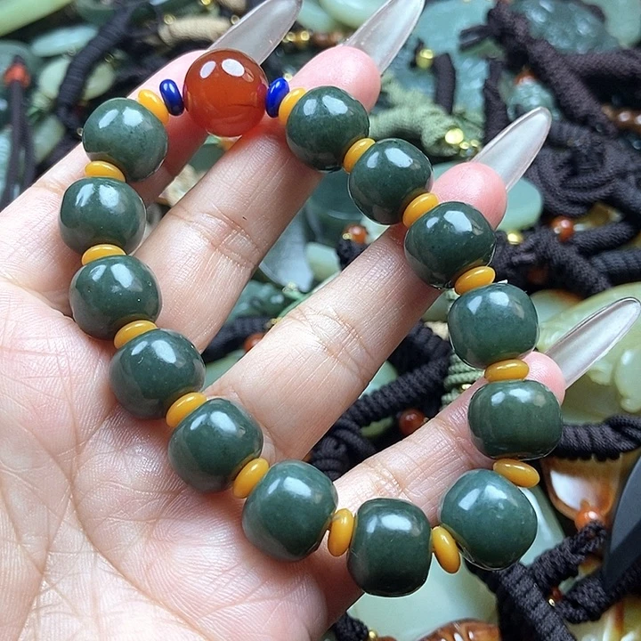 和田玉颈饰未镶嵌