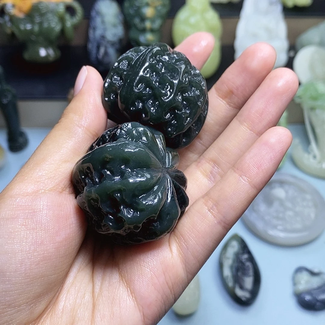 【闪购商品】颈饰未镶嵌和田玉不*年