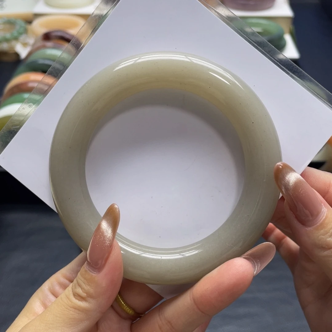 未镶嵌手镯石英质玉等****?