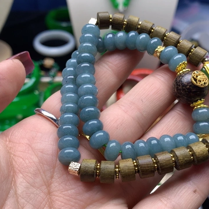 翡翠颈饰未镶嵌吊坠