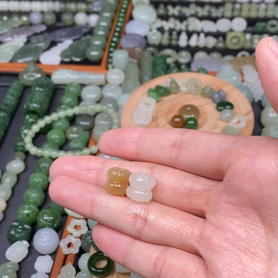 希***儿和田玉未镶嵌颈饰