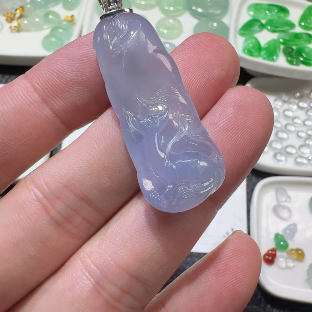 淡***瓷翡翠未镶嵌颈饰仙子