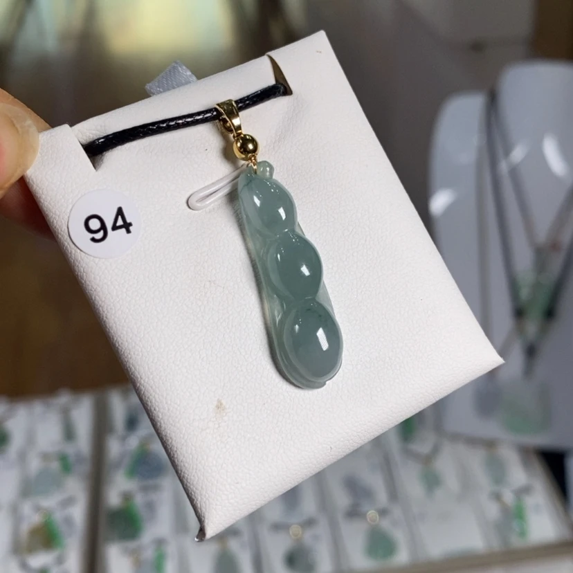 【闪购商品】翡翠未镶嵌颈饰