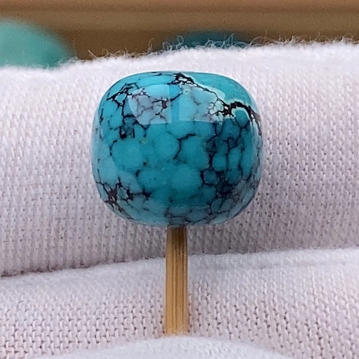 绿松石未镶嵌珠宝奇石12