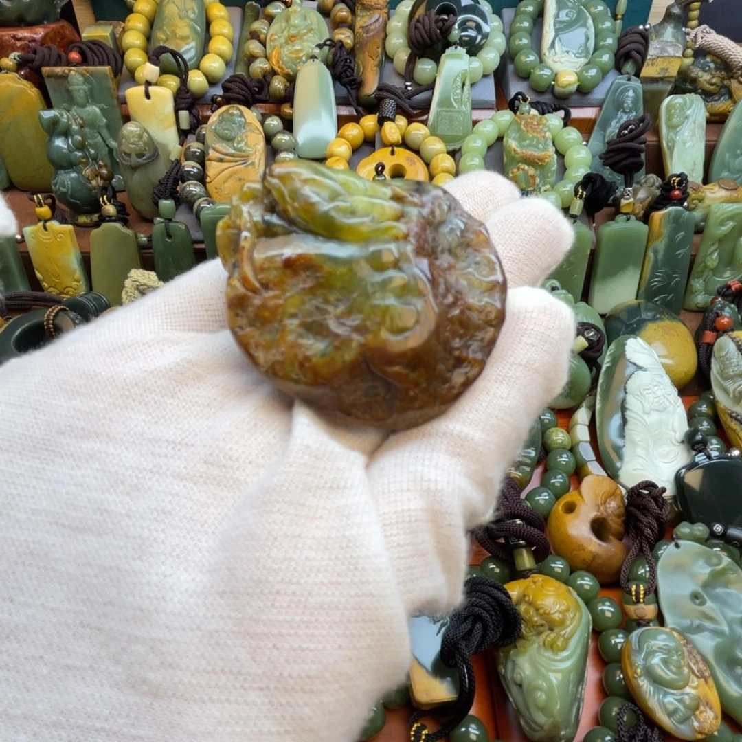 岫岩河磨玉（透闪石质玉）未镶嵌颈饰