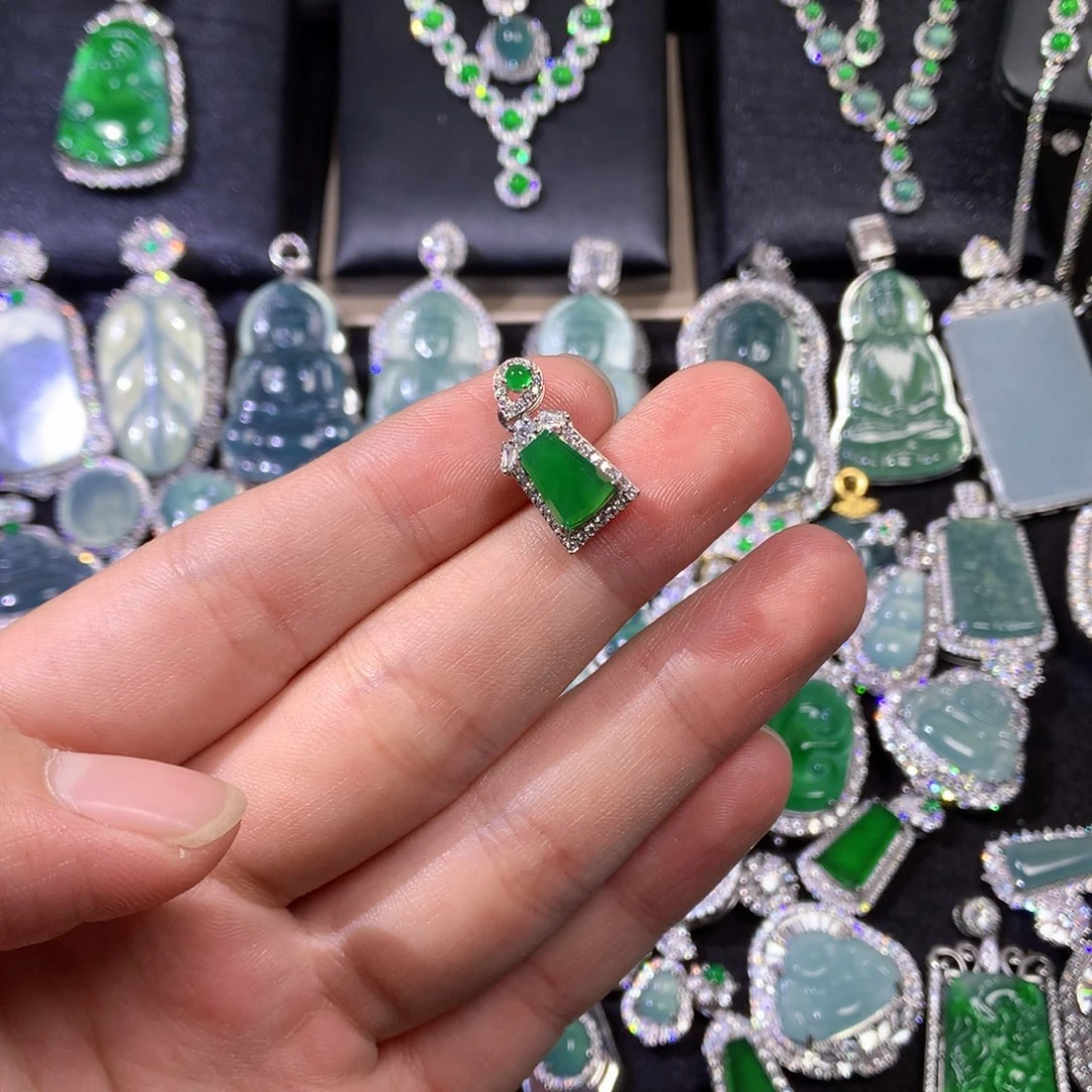 翡翠挂件未镶嵌闻*87766667778