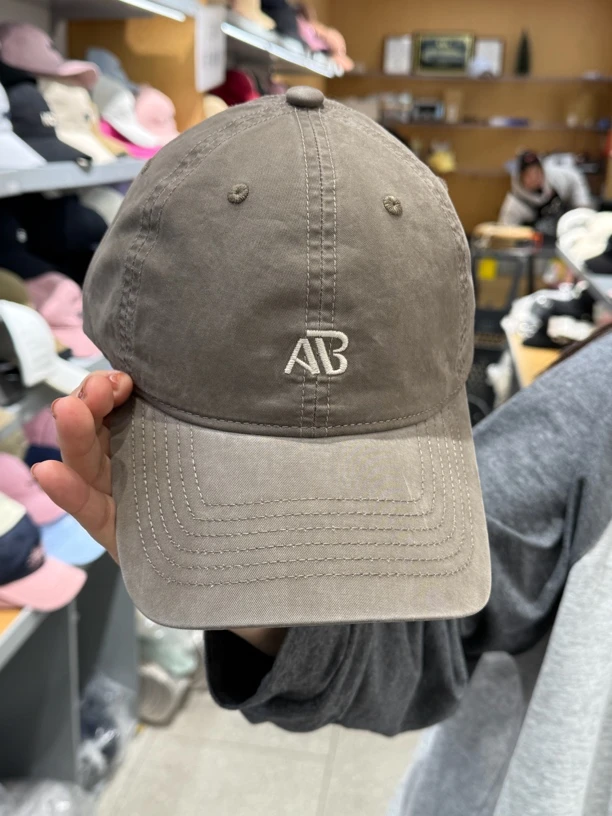 老莫推荐非常好看奶咖绿帽子