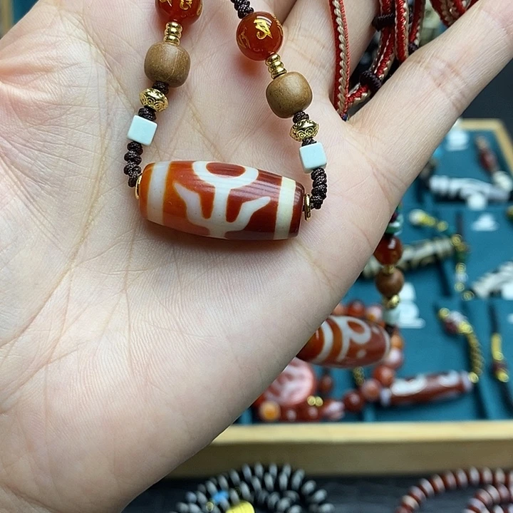 玛瑙/玉髓合金颈饰