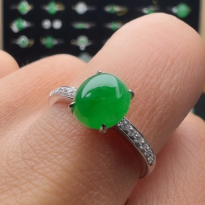 翡翠18K金镶嵌颈饰戒指