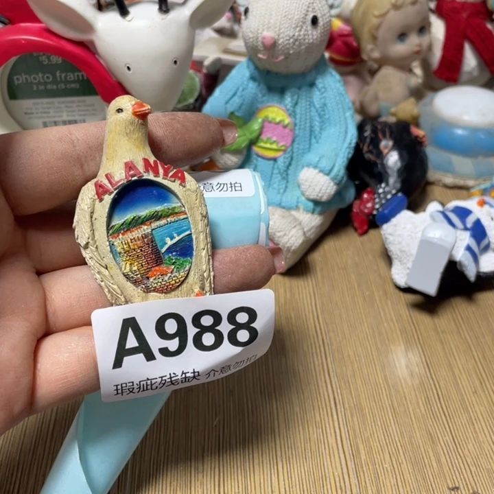 七***侠摆件孤品老货微瑕瓷