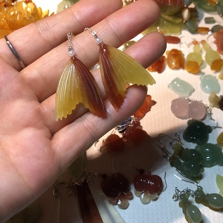 蛇纹石玉未镶嵌耳环蜗*