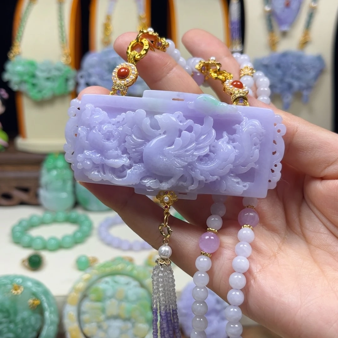 翡翠未镶嵌颈饰幸***?天然