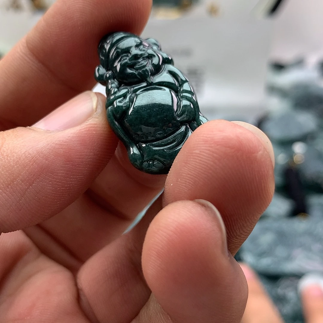 翡翠未镶嵌颈饰财神