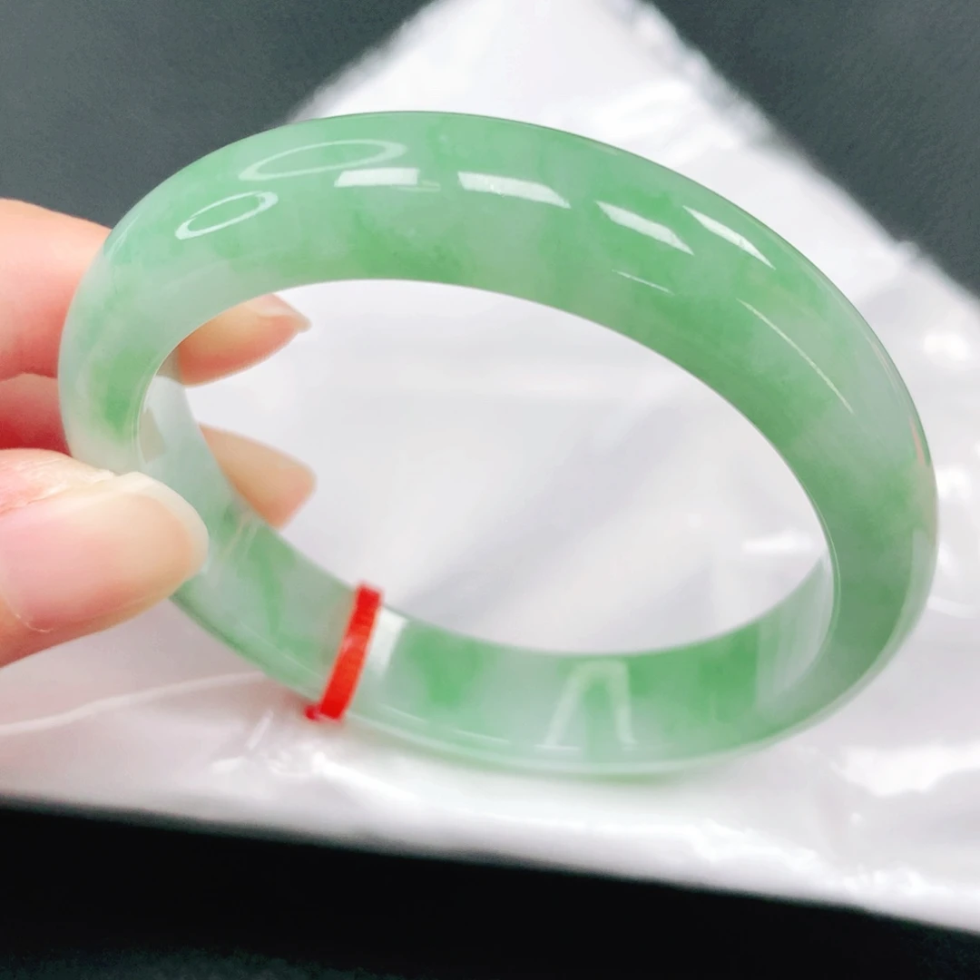 翡翠未镶嵌手镯56贵