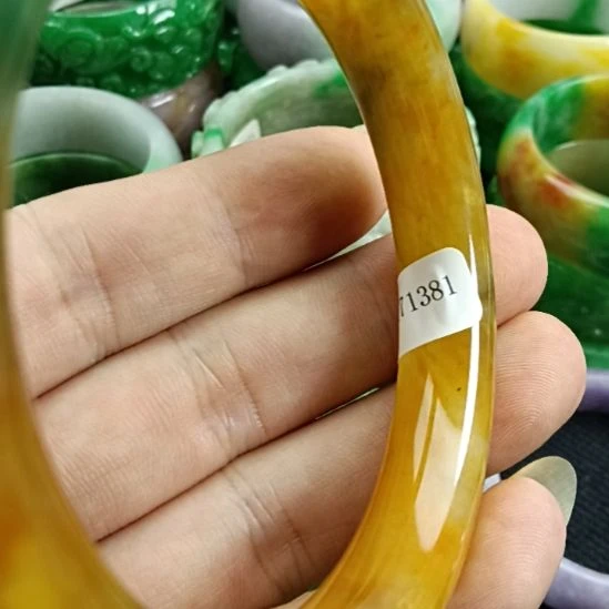 彩***乐翡翠未镶嵌颈饰翡翠