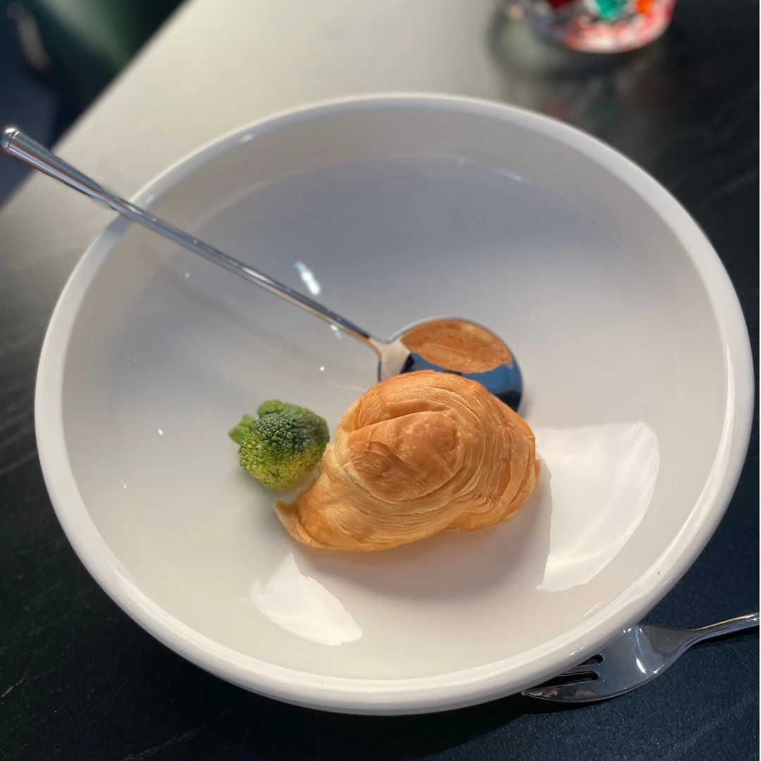 8英寸圆啵啵的厚唇碗超美且实用带点小高脚直径≈20cm高度≈6.5cm