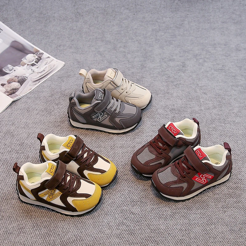 2025秋季新款儿童运动鞋男童百搭休闲阿甘鞋防滑舒适耐磨童鞋