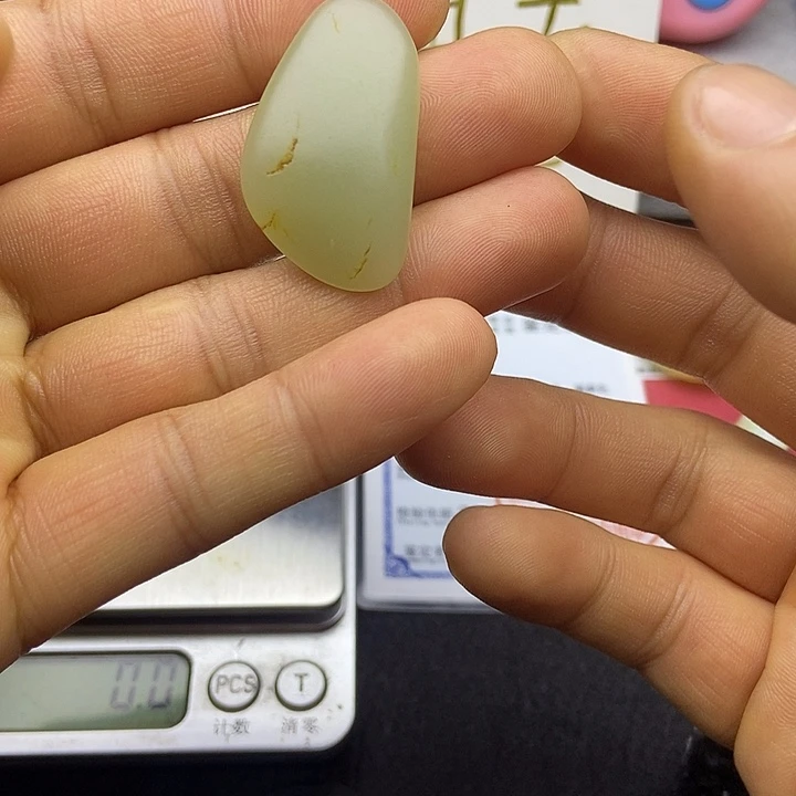 会***壮和田玉未镶嵌颈饰