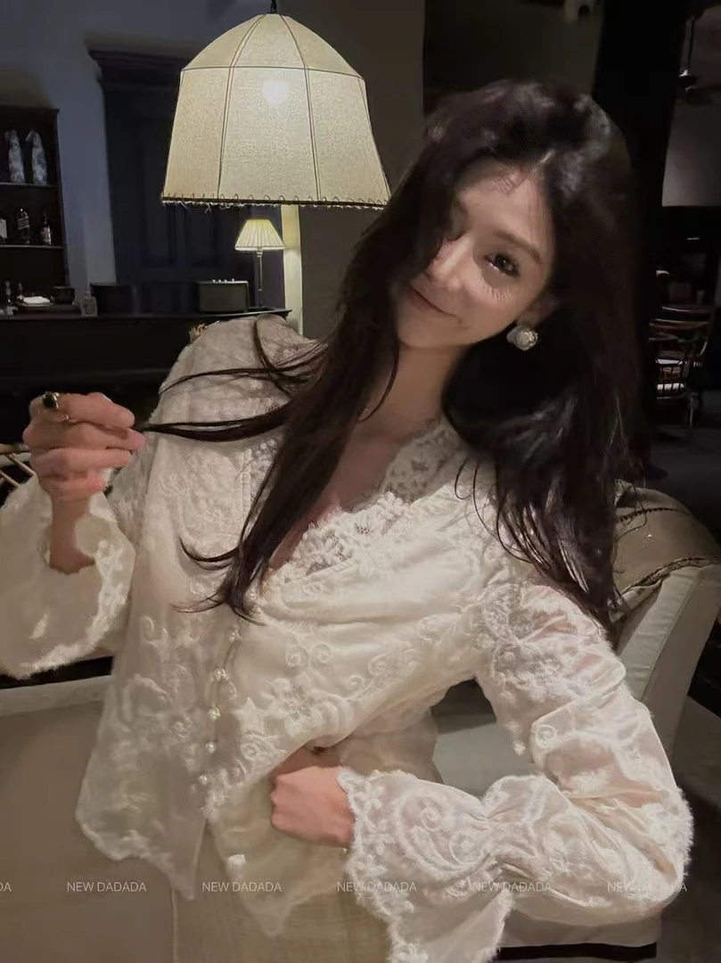 利达 NEW DADADA ins蕾丝时尚显瘦休闲修身百搭气质上衣CUZ1777