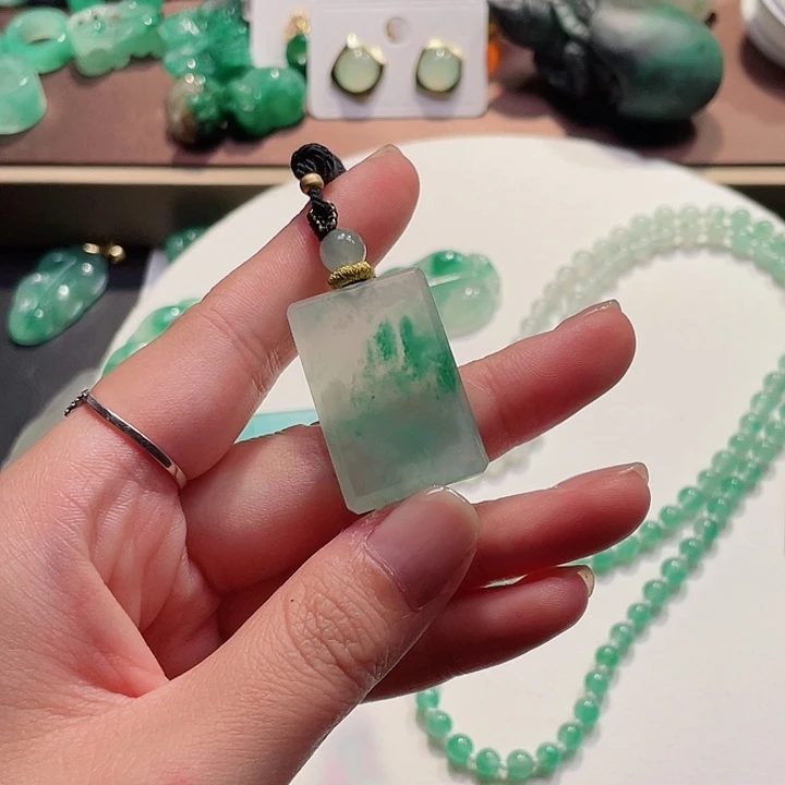 大***一石英质玉吊坠未镶嵌