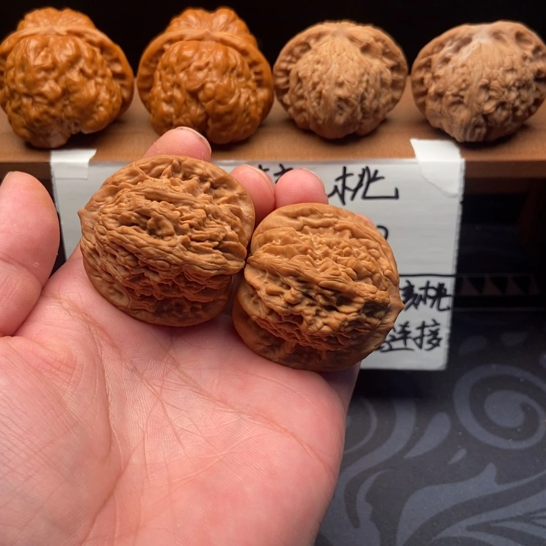 文玩核桃把件虎头(42尺寸)