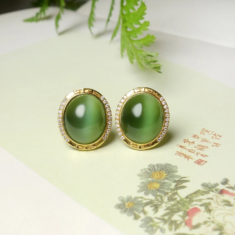 天然俄罗斯碧玉猫眼18K金镶嵌耳饰