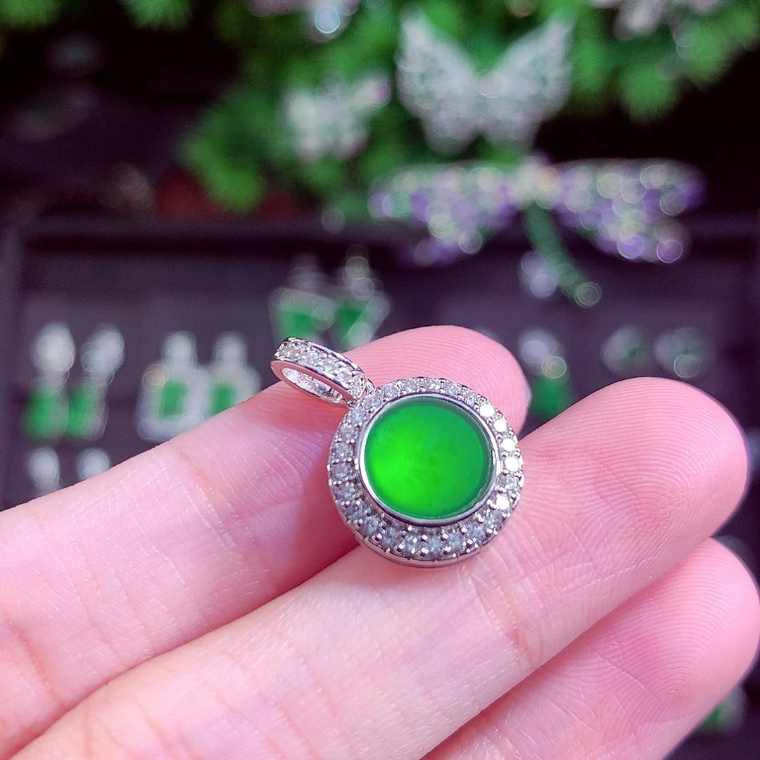 颈饰未镶嵌翡翠天然