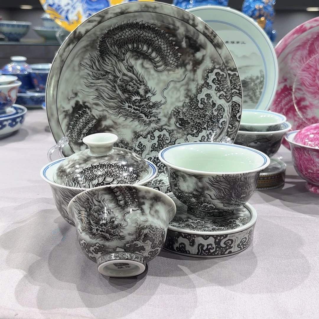 瓷片景德镇瓷器精品陈列