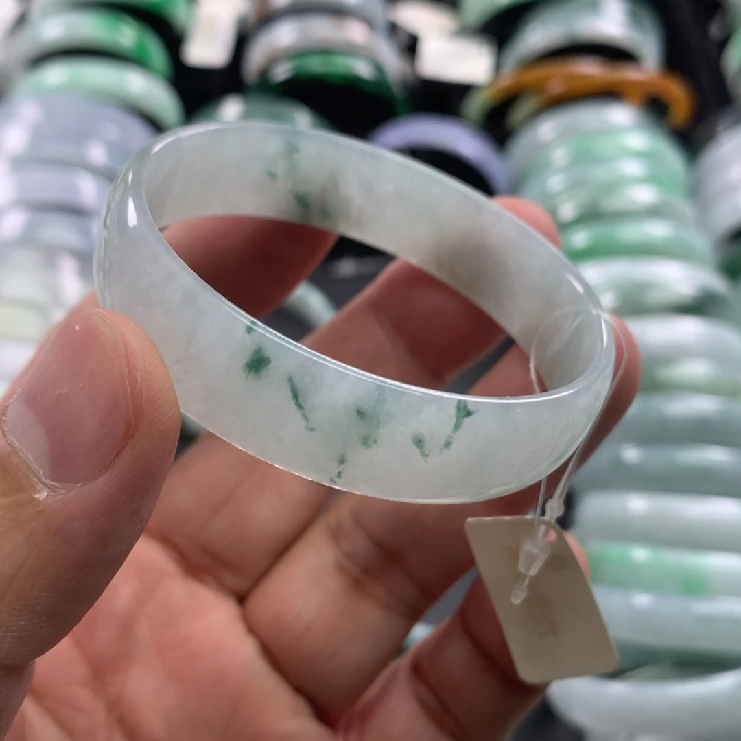 翡翠手镯未镶嵌公主