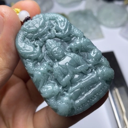 翡翠未镶嵌颈饰翡翠