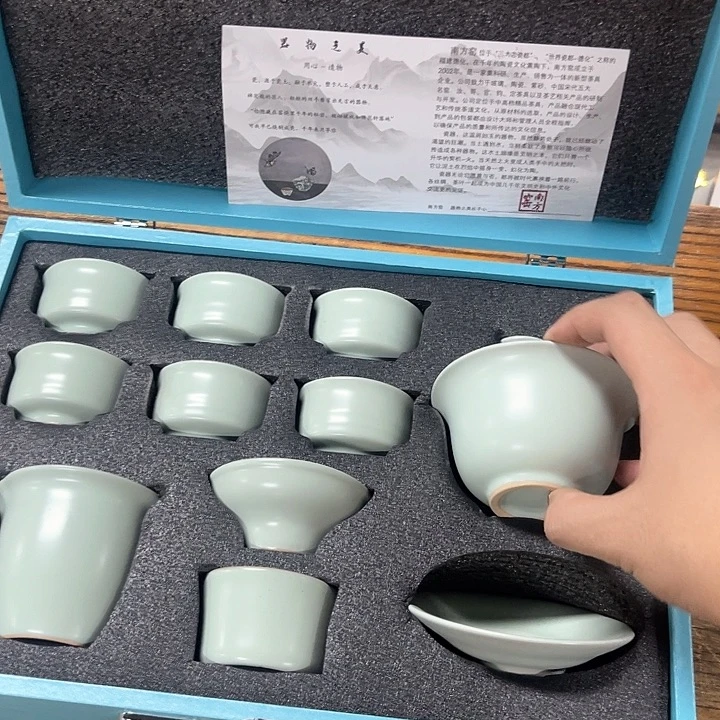 孤品茶具套装等。