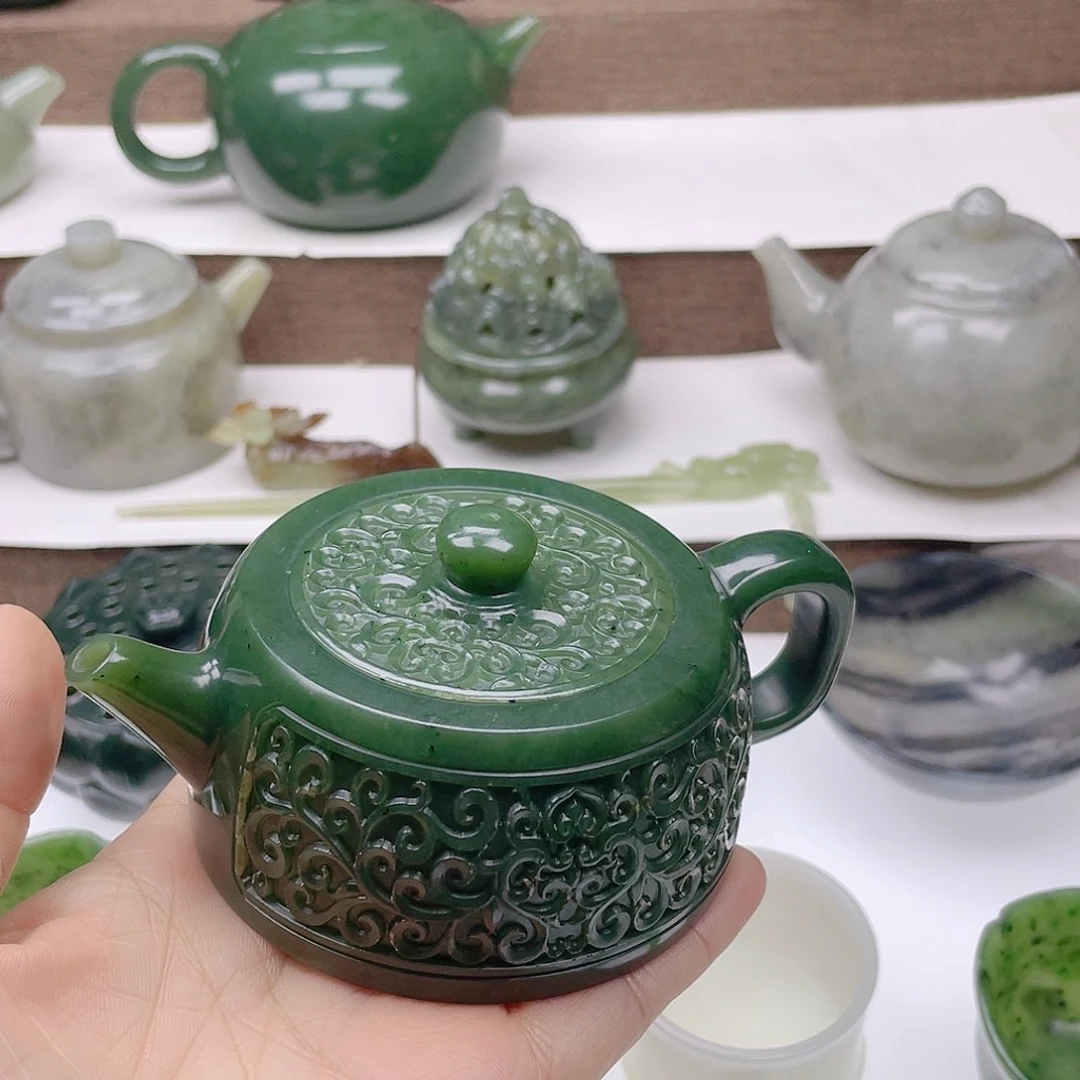 秋***雨和田玉未镶嵌挂件